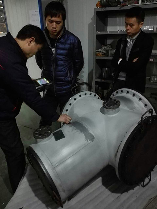 客戶檢查我公司GIS殼體超聲波探傷。